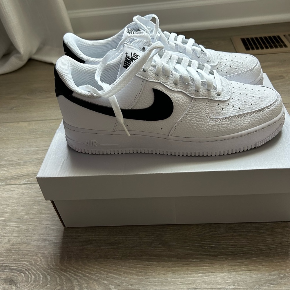 Nike Classic White and Black Sneakers